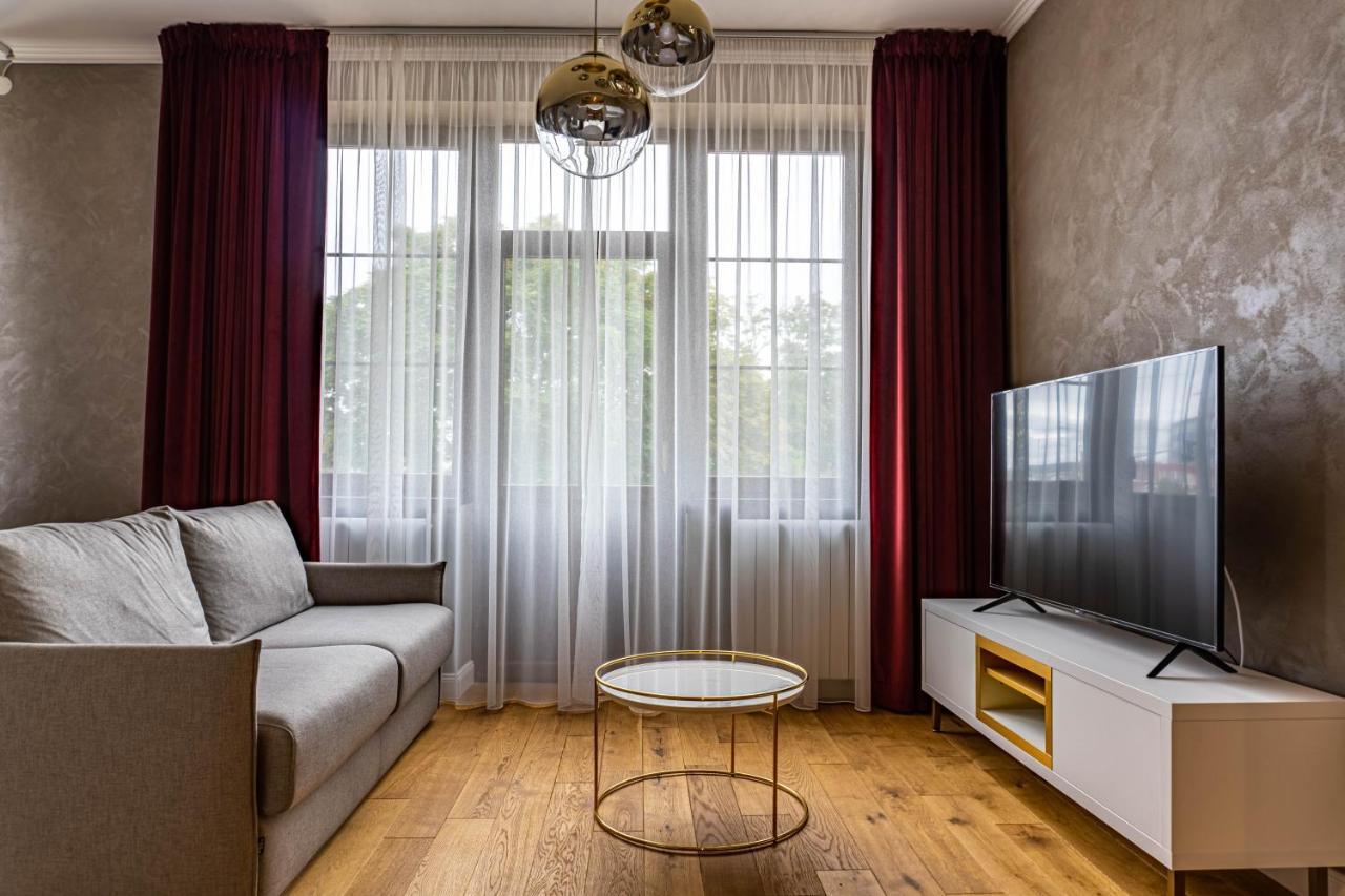 Rosso Aparthotel Michalovce Exterior foto