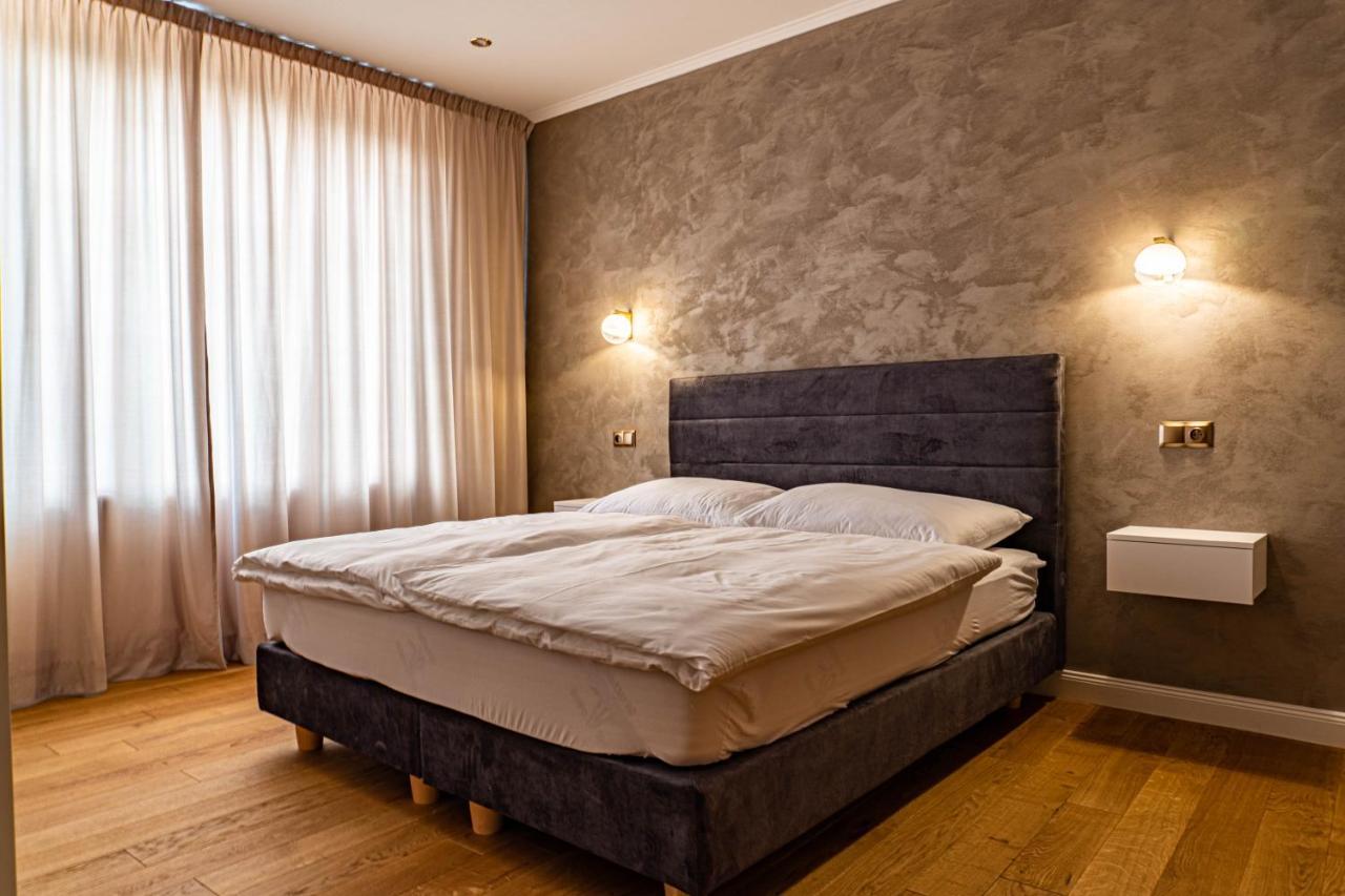 Rosso Aparthotel Michalovce Exterior foto