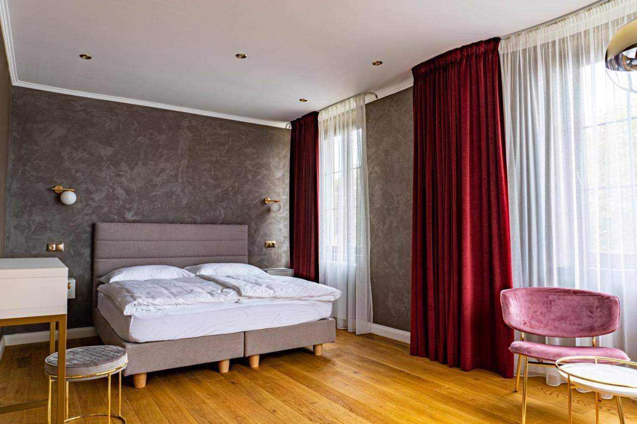 Rosso Aparthotel Michalovce Exterior foto